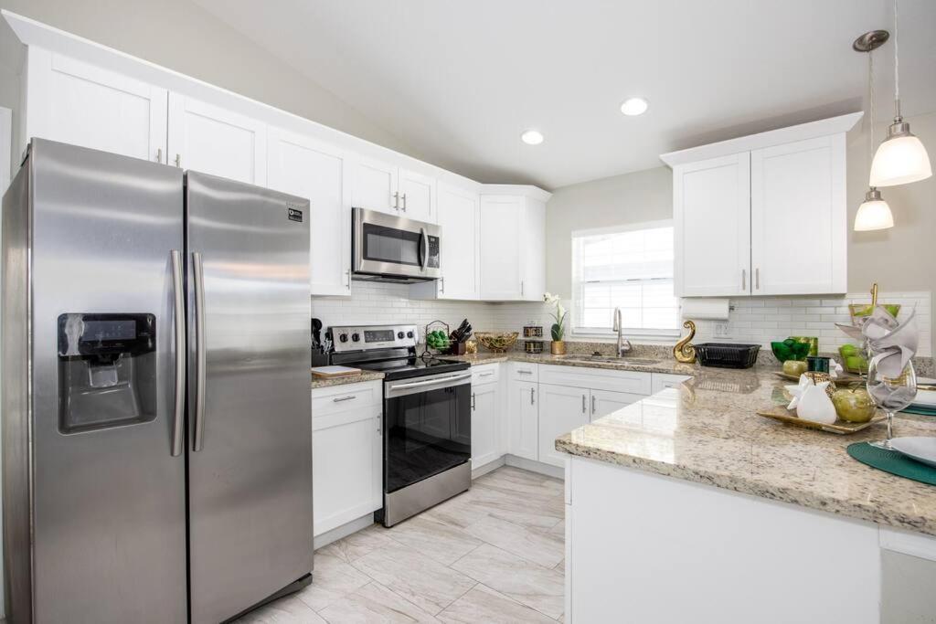 Modern Luxury Home Located In Tampa! Eksteriør bilde